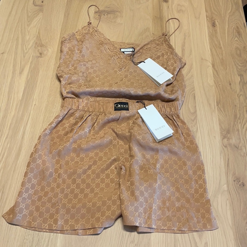 NWT Authentic Gucci silk set